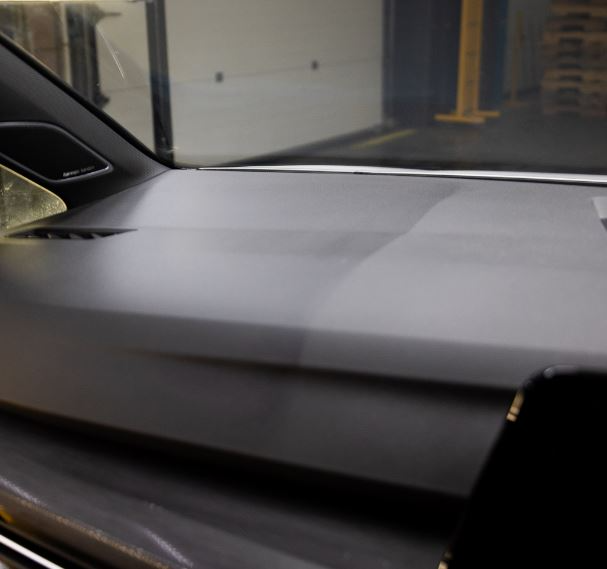 MEGUIARS ULTIMATE INTERIOR SHINE PROTECTANT