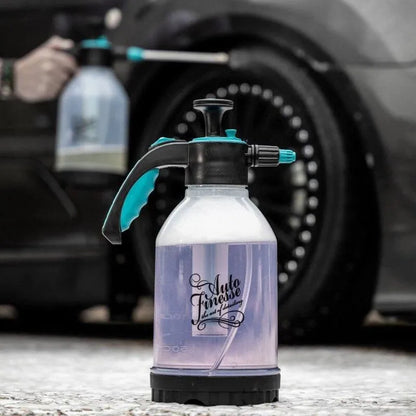 Auto Finesse Foaming Pressure Sprayer 2-litre bottle marked in 200ml increments